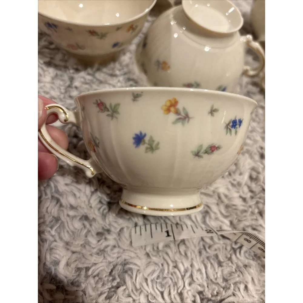 Vintage‎ Floral Teacups Set of 6 White Multicolor Gold Trim Scalloped Excellent